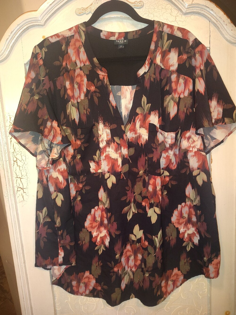 torrid Size 3 Black Floral Harper Blouse with Rust & Cream Blossoms